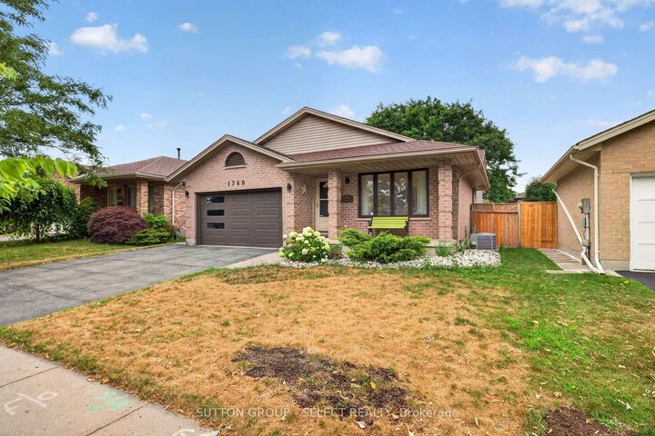 Property Photo: 1769 Jalna Boulevard ON N6E 3S5