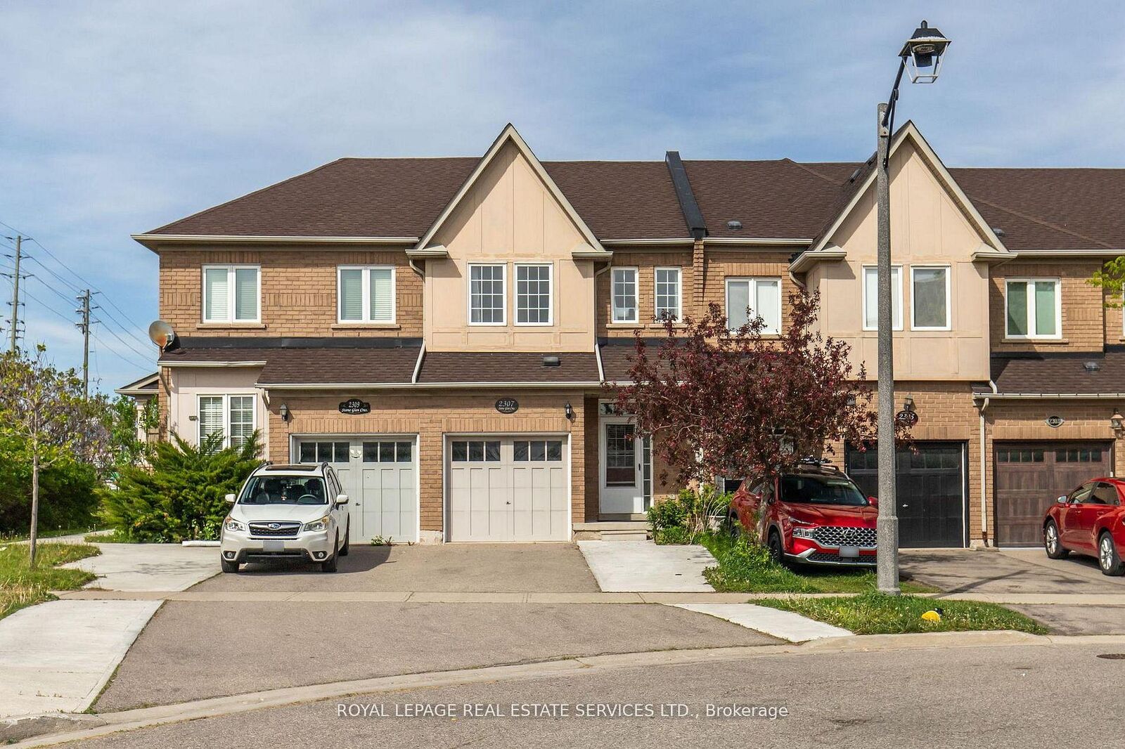 Property Photo: 2307 Stone Glen Crescent ON L6M 0C9