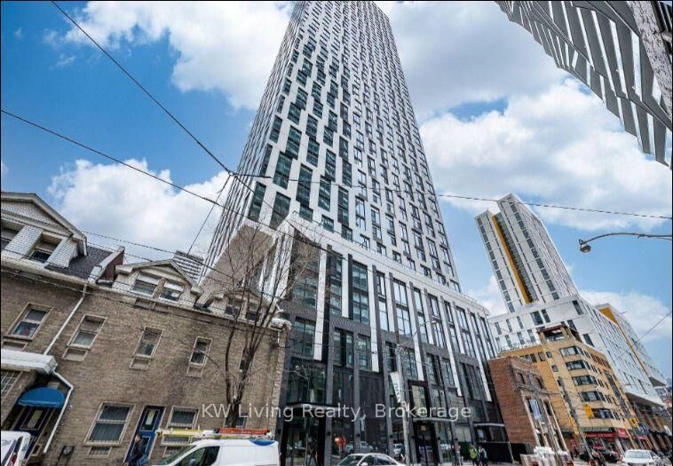 Property Photo:  252 Church Street 5711  ON M5B 0E6 