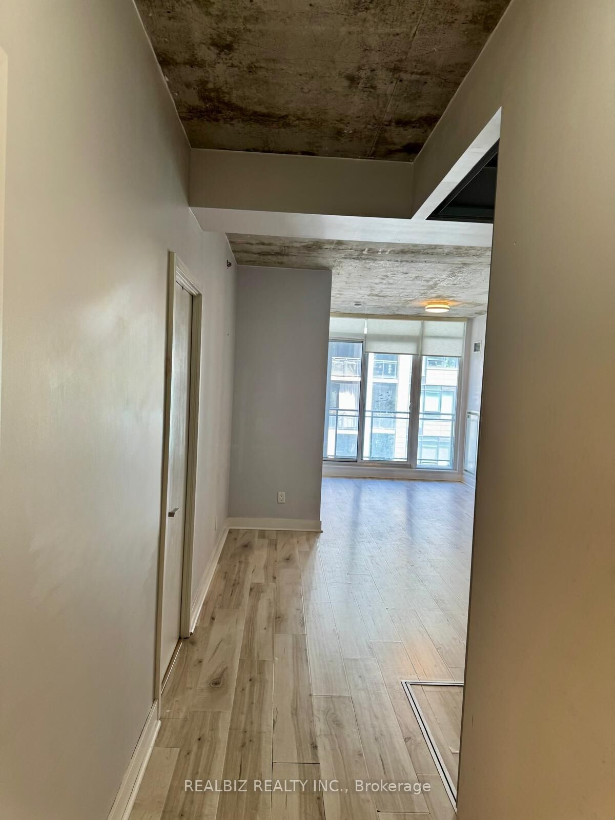 Property Photo:  20 Minowan Miikan Lane 429  ON M6J 0E5 
