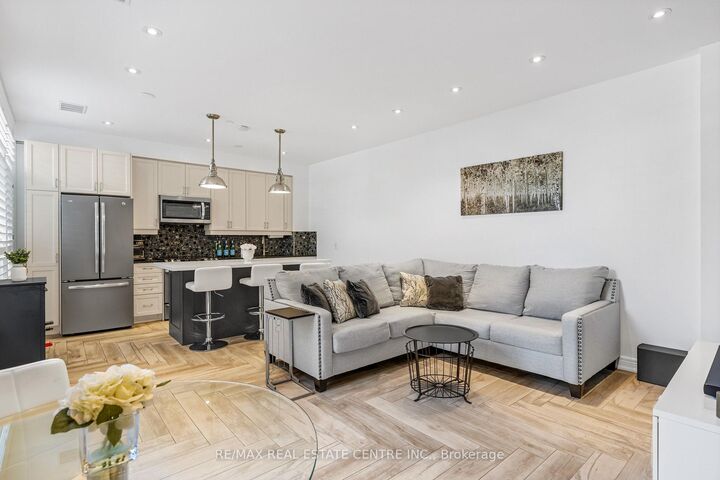 701 Sheppard Avenue W 113 — photo 1