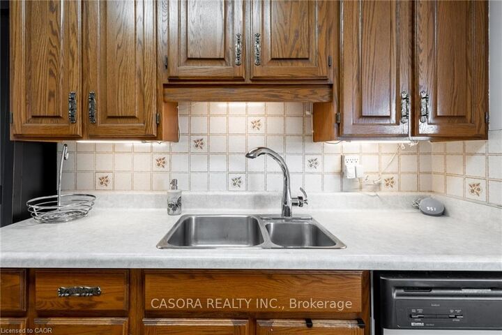 Property Photo:  700 Dynes Road 811  ON L7N 3M2 