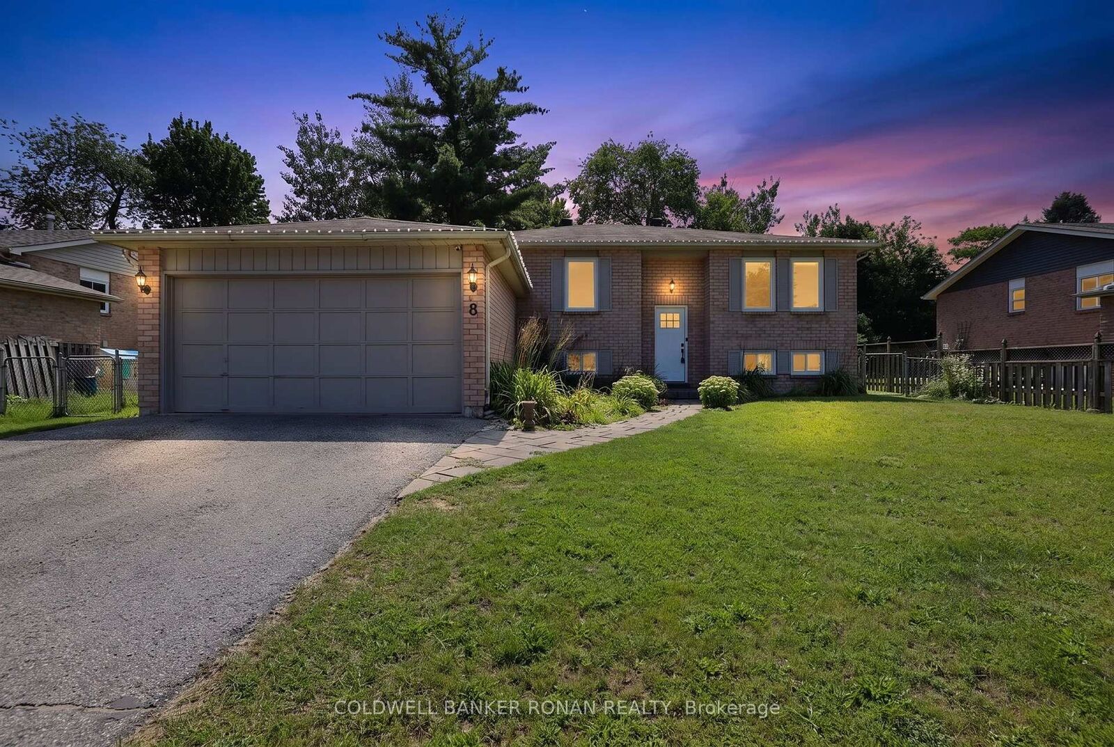 Property Photo:  8 McCarthy Crescent  ON L0M 1B3 