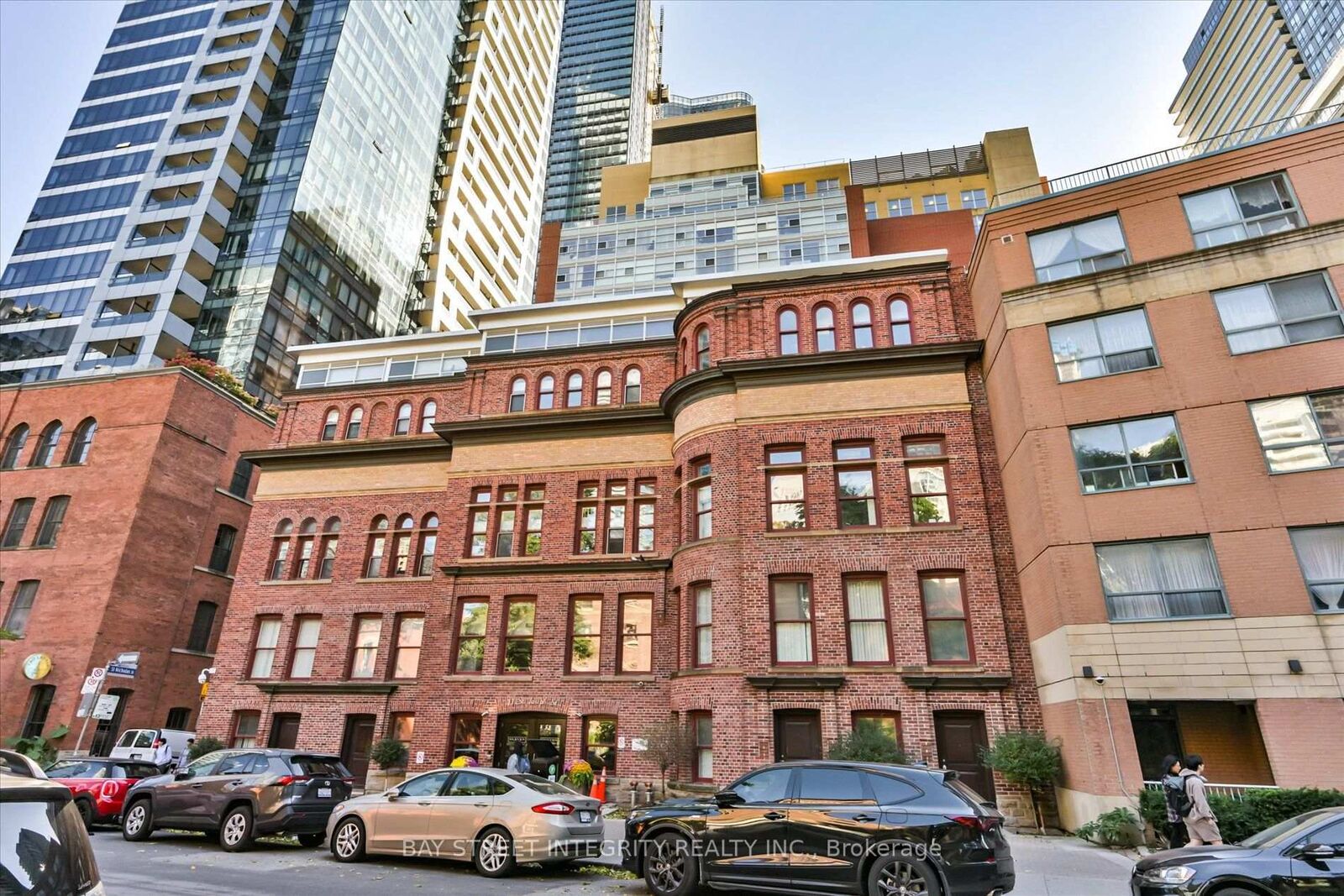 Property Photo: 11 St Joseph Street 602 ON M4Y 1J8