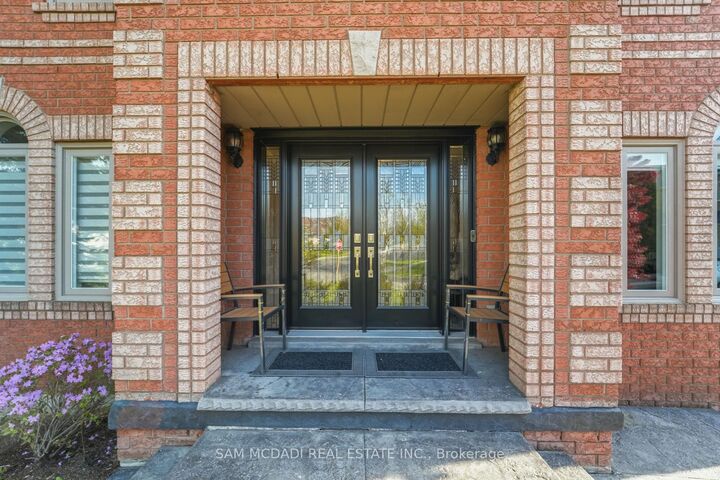 Property Photo: 3605 Trelawny Circle ON L5N 6N8
