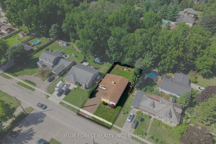 Property Photo:  273 Saulsbury Street  ON N7G 2B1 