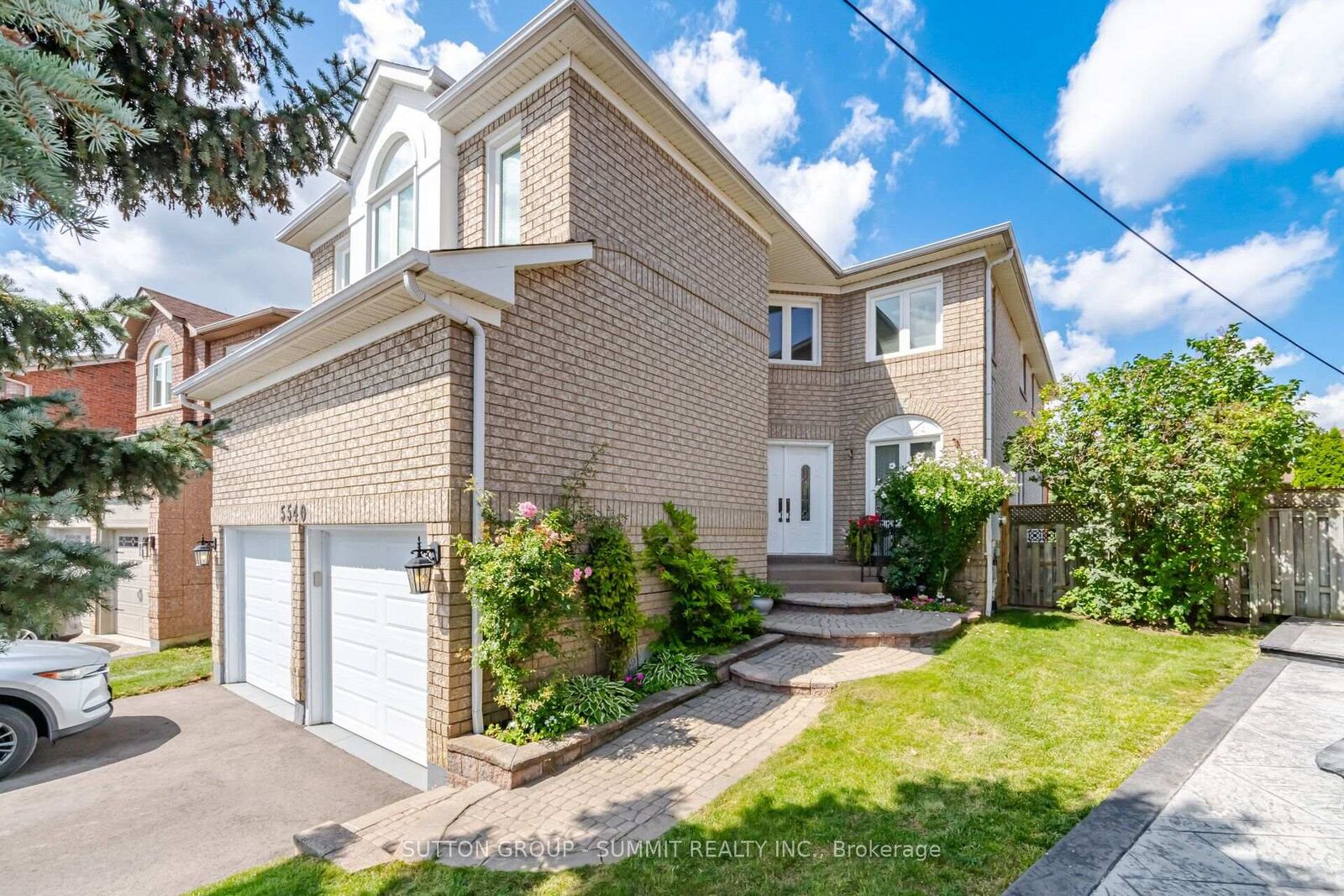 Property Photo: 5540 Prosper Court ON L5V 2E5