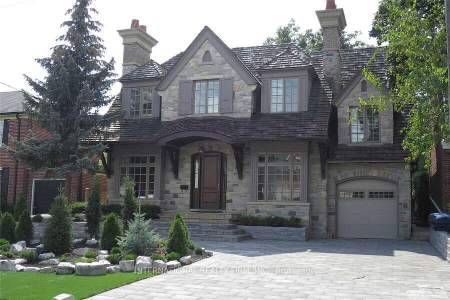 Property Photo:  76 De Vere Gardens  ON M5M 3E9 