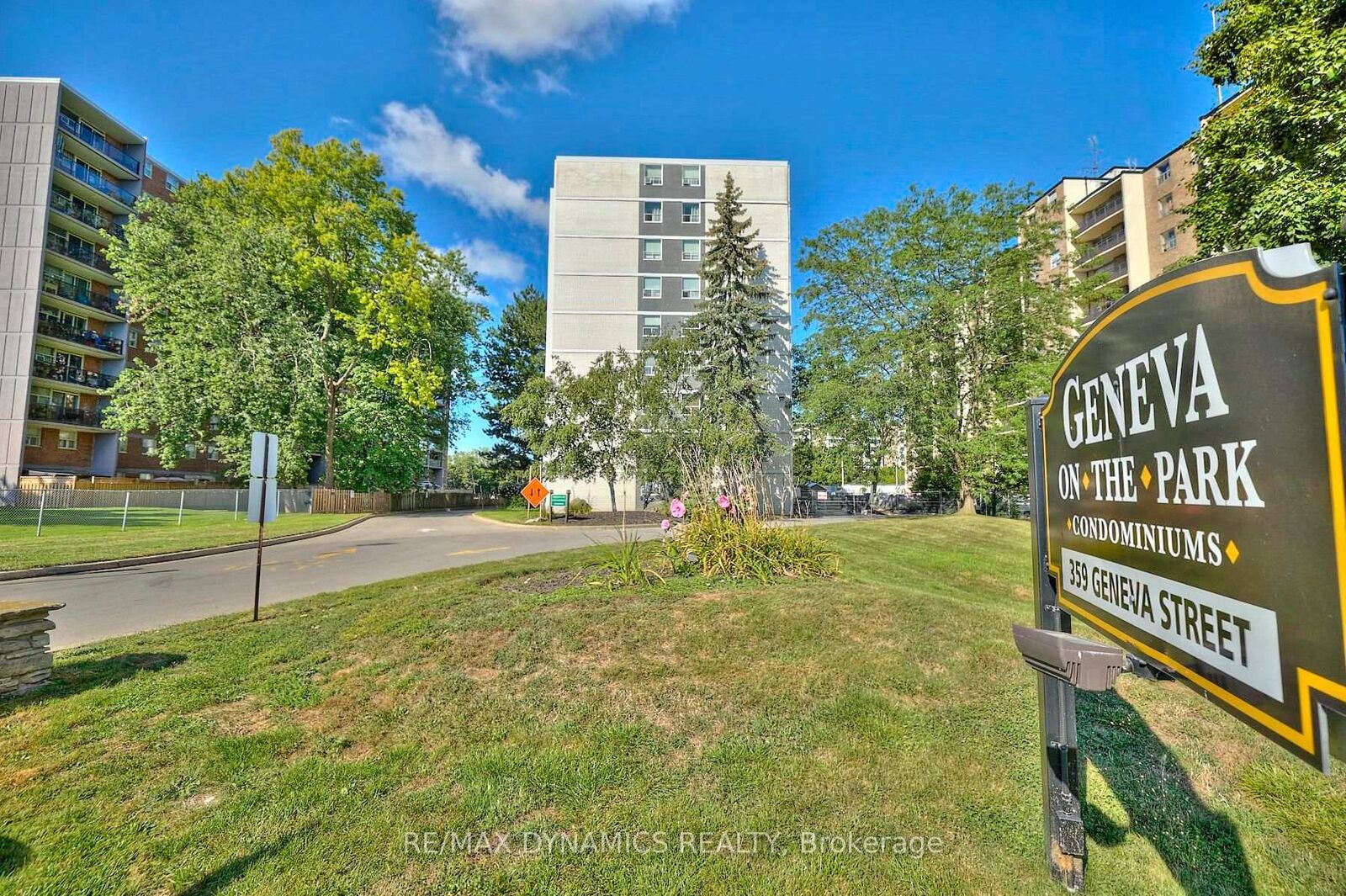 Property Photo:  359 Geneva Street 309  ON L2N 2G5 