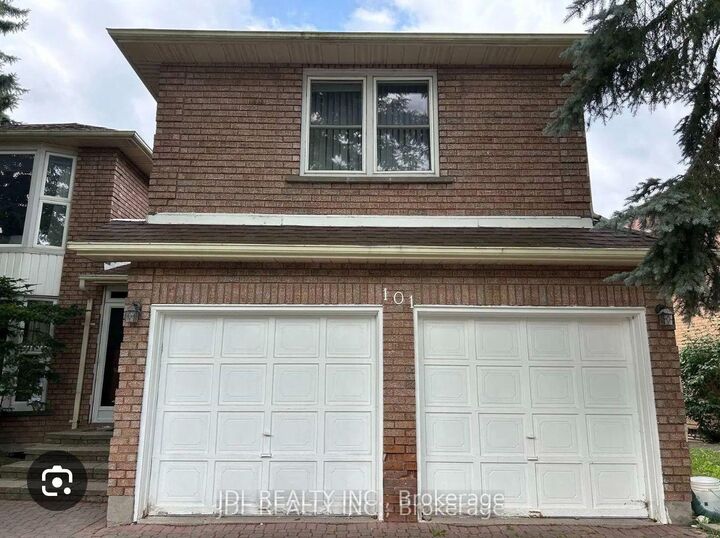 Property Photo: 101 Summerdale Dr Drive Master Bedroom 2nd Floor ON L3T 6W3