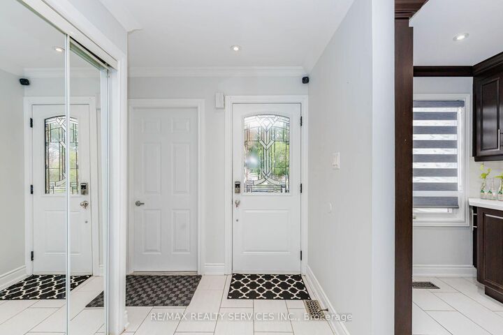Property Photo: 20 Murdoch Drive ON L6X 3Y2