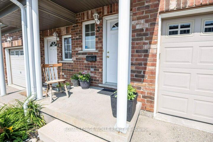 Property Photo: 975 Strasburg Road 3 ON N2E 0A8