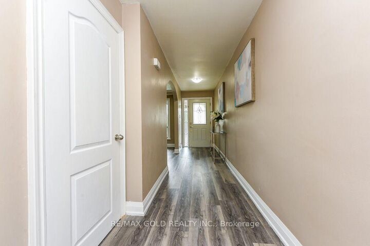 Property Photo: 7624 Middleshire Drive ON L4T 3S2