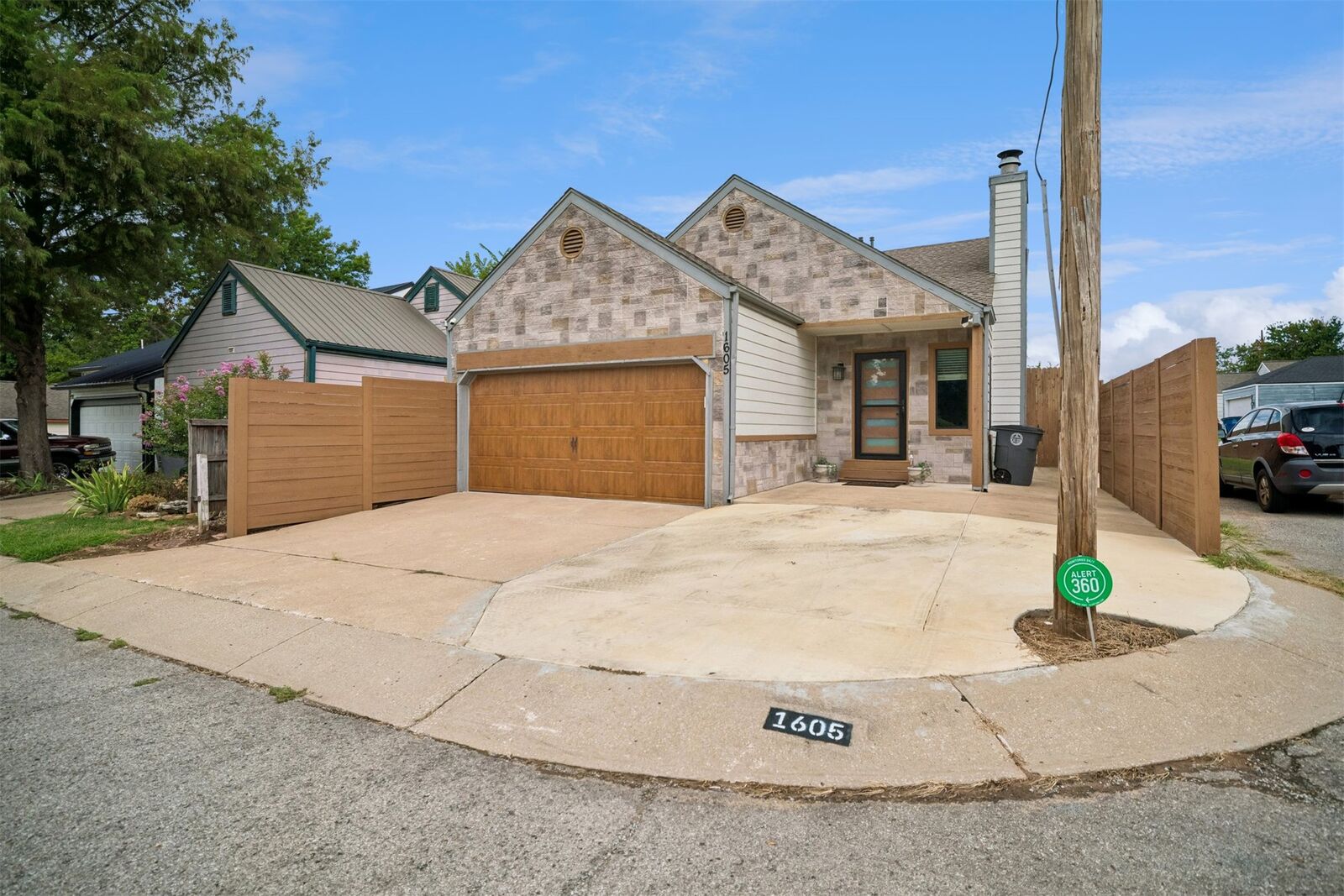Property Photo:  1605 E 66th Court  OK 74136 
