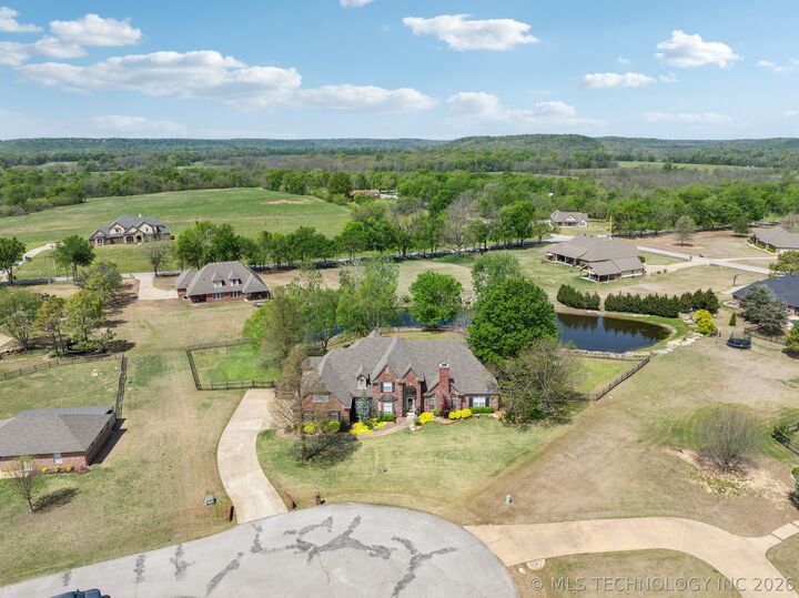 Property Photo: 24120 S Meadowview Court OK 74019