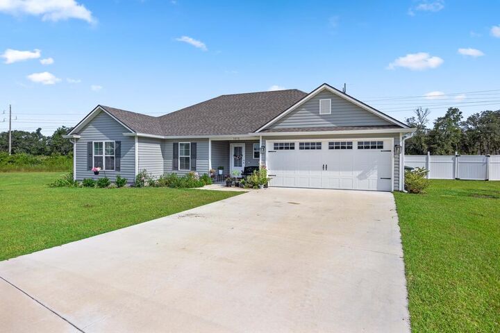 Property Photo: 1050 Mary Nell Ct GA 31601