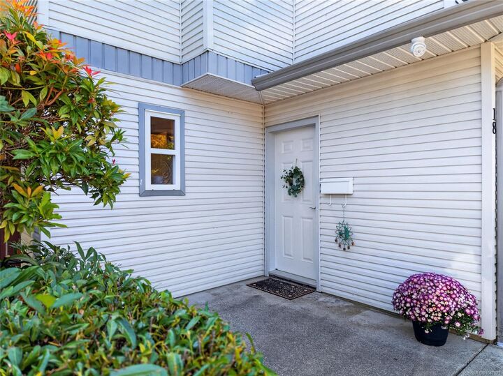Property Photo: 1180 Braidwood Rd #18 BC V9N 3R9
