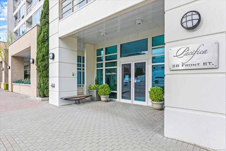 Property Photo: 38 Front St #Th24 BC V9R 5H7