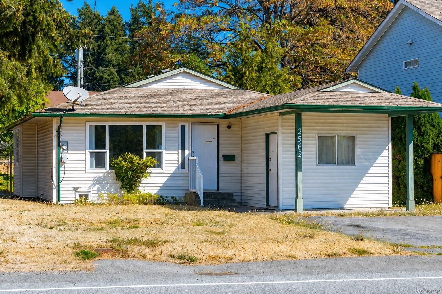 Property Photo:  2562 Rosstown Rd  BC V9T 3R8 
