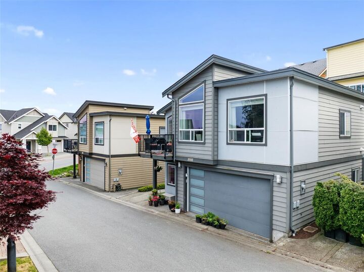 Property Photo: 1005 Boeing Close BC V9B 0R2