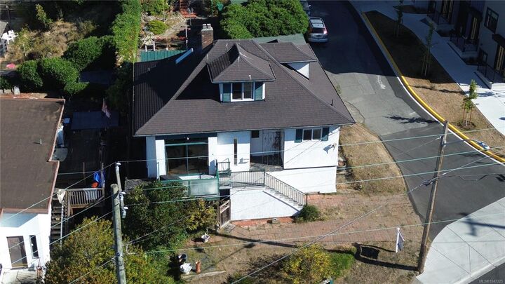 Property Photo: 504 Wilson St BC V9A 3G7