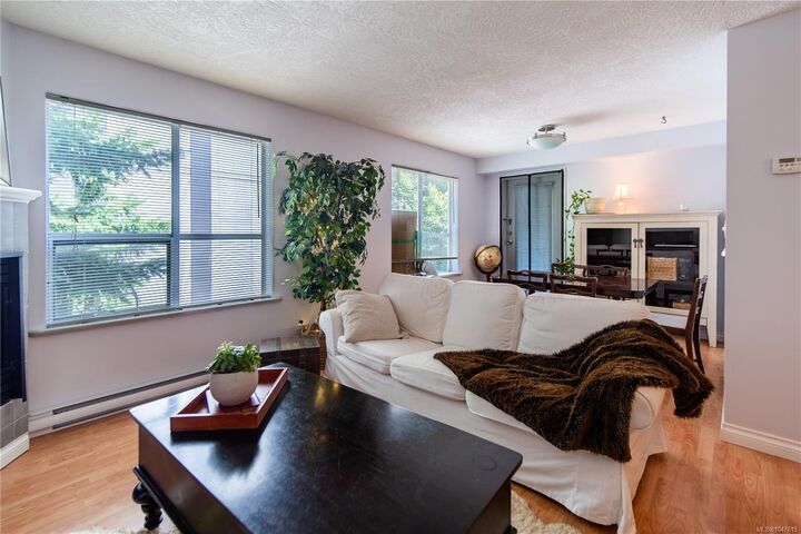 Property Photo:  832 Fisgard St #304  BC V8W 1S1 