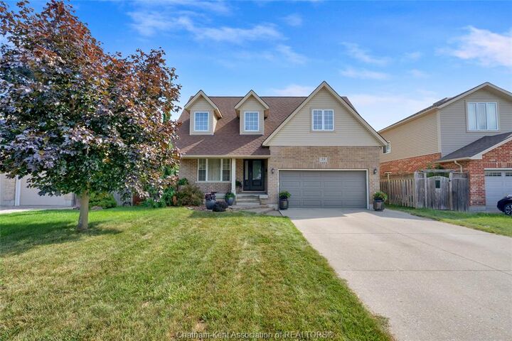 Property Photo: 32 Sherwood Court ON N7M 6L3