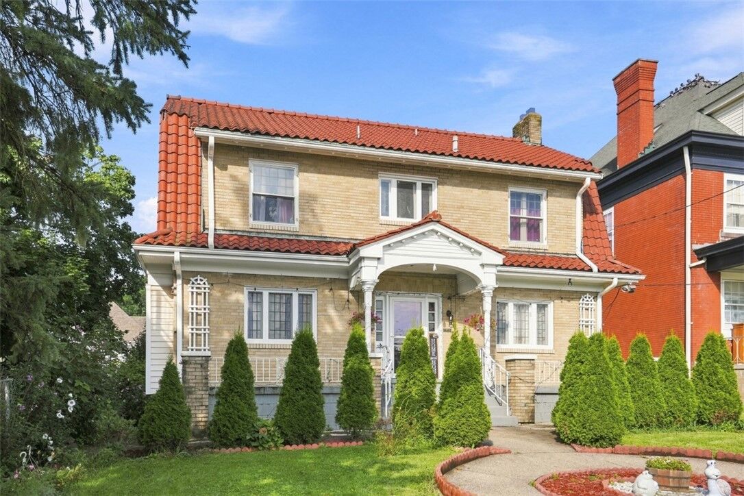Property Photo: 2210 Brownsville Rd PA 15210
