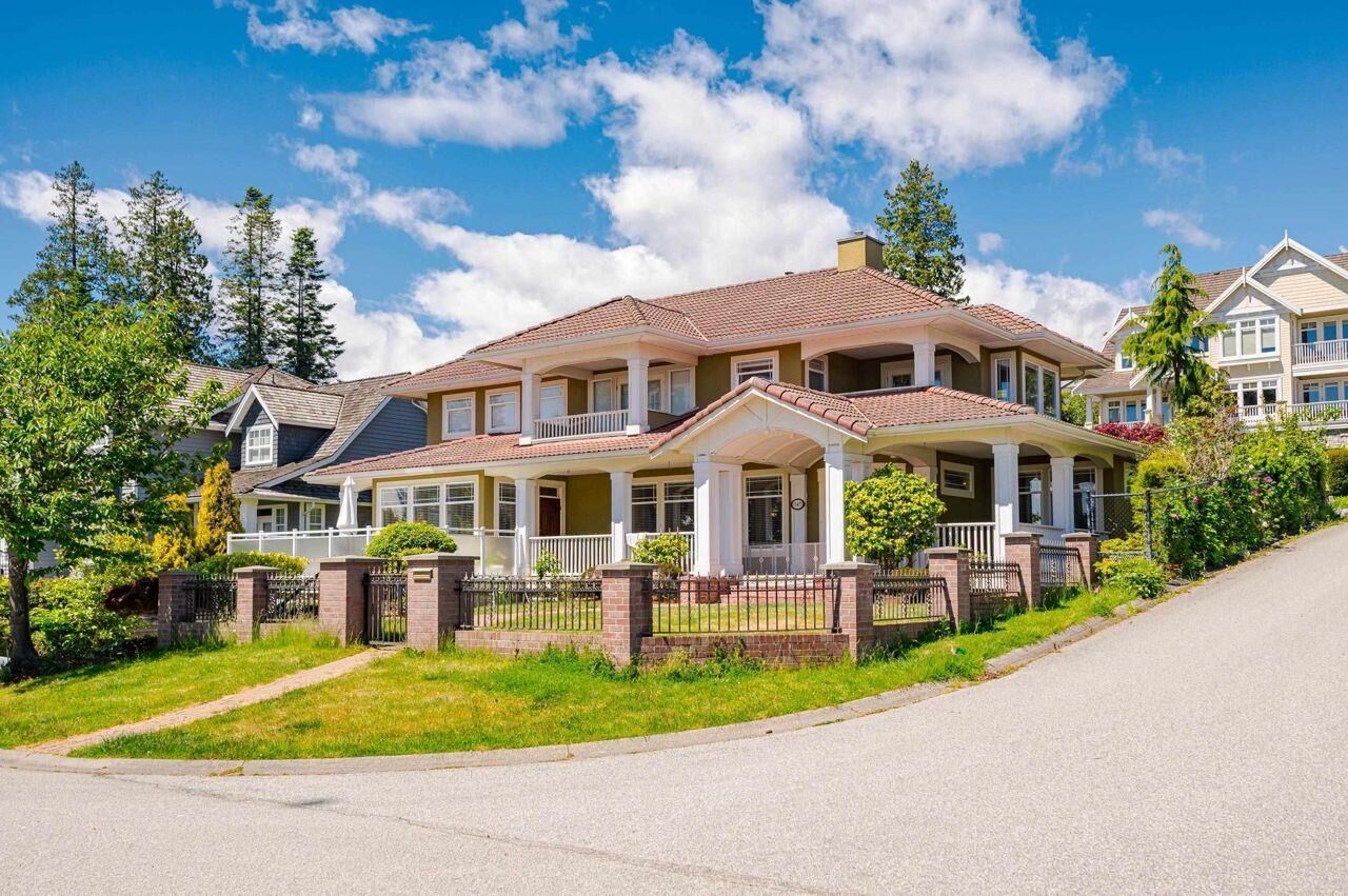 Property Photo:  13477 13A Avenue  BC V4A 1C5 