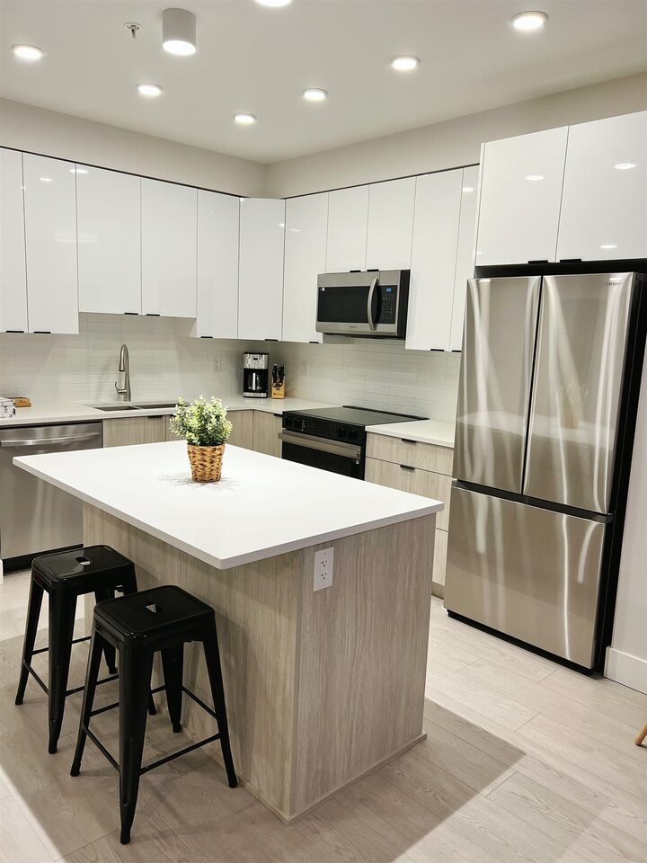 Property Photo:  11655 Fraser Street 415  BC V2X 2E5 