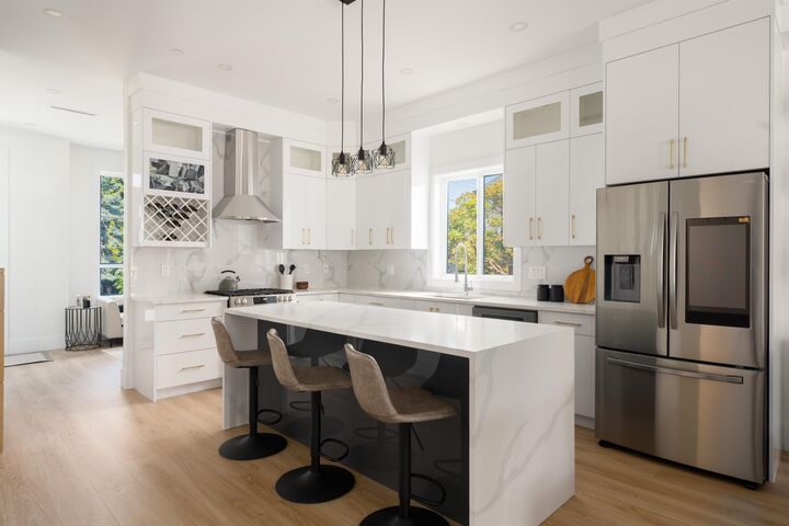 Property Photo: 122 Eighth Avenue 1 BC V3L 1X8