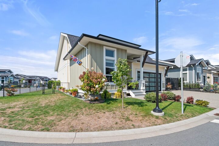 Property Photo: 46213 Hakweles Road 141 BC V4Z 0C6