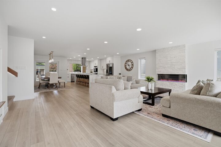 Property Photo:  2461 Grosvenor Place  BC V2S 6R5 