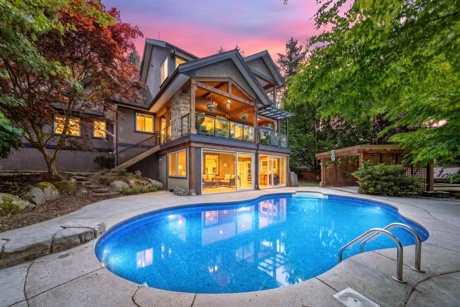 Property Photo: 14057 28 Avenue BC V4P 0A3