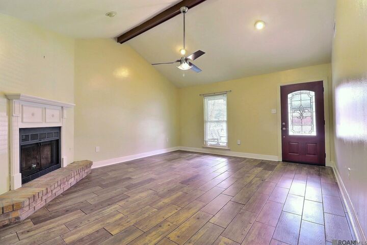 Property Photo: 13225 Country Park Ave LA 70816