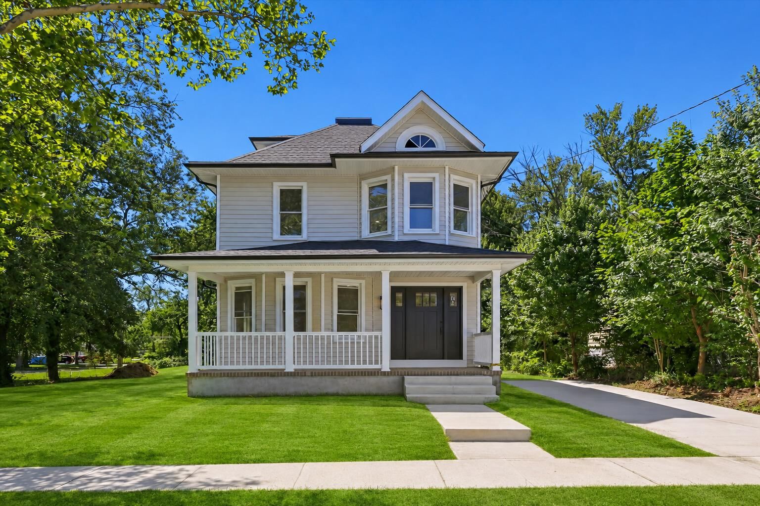 Property Photo:  302 W Washington Avenue  NJ 08049 