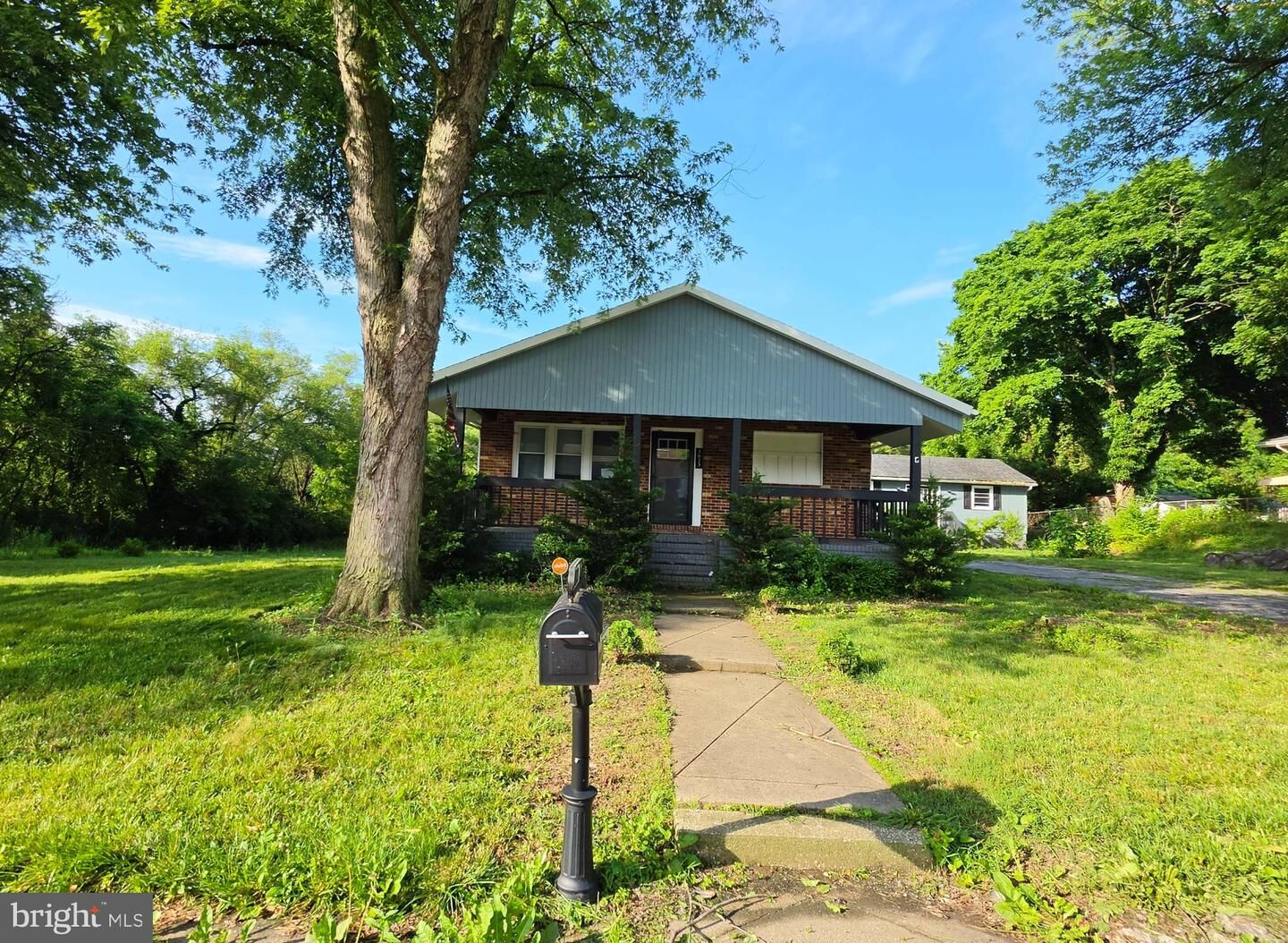Property Photo:  3023 New York Avenue  MD 21227 