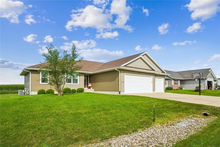 Property Photo: 2786 Creekview Trail IA 52324
