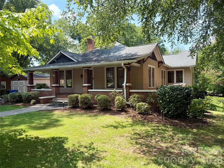 Property Photo:  123 S Sycamore Street  NC 28115 