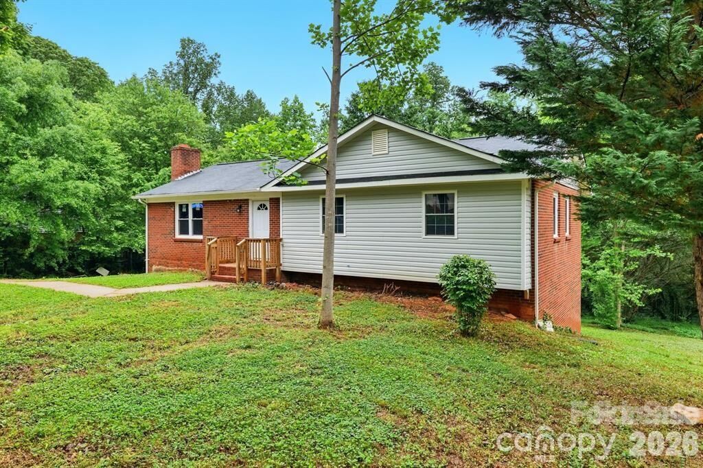 Property Photo:  131 Little Forest Lane  NC 28625 