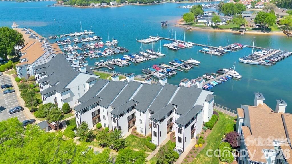 Property Photo: 18755 Vineyard Point Lane NC 28031
