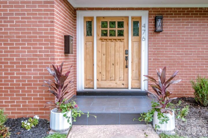 Property Photo:  476 Summit Avenue  NC 28677 