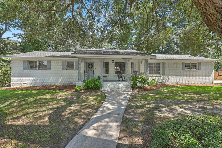 Property Photo:  119 Madison Avenue  SC 29456 