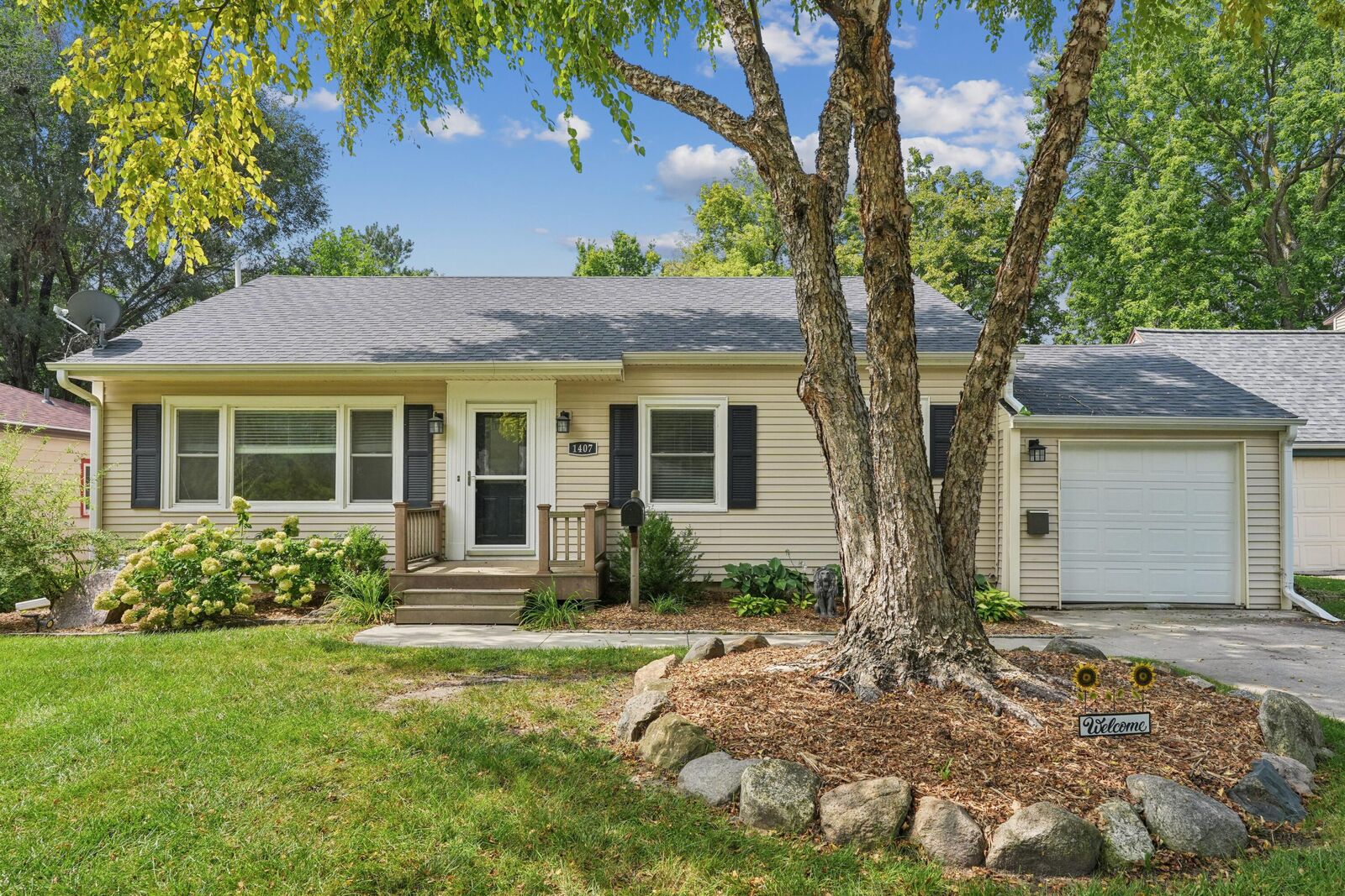 Property Photo: 1407 Clark Avenue IA 50010