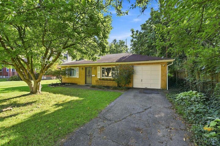 Property Photo: 6908 Rob Vern Drive OH 45239