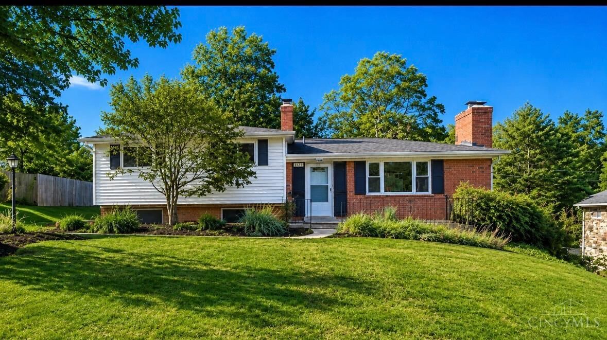 Property Photo: 8629 Pastoral Lane OH 45244
