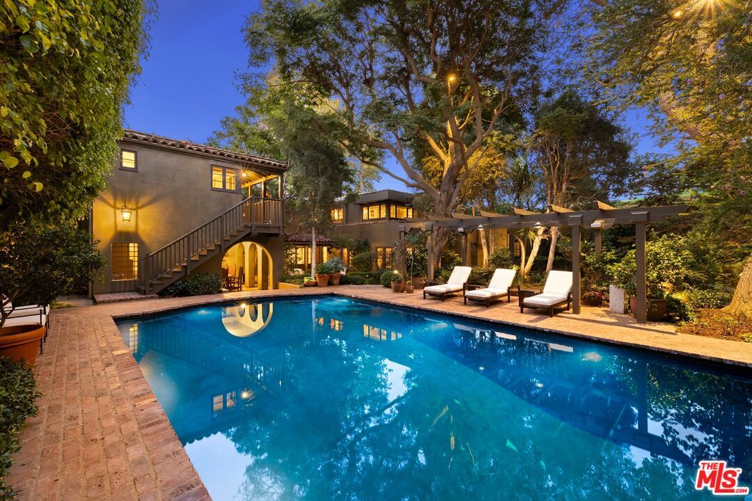 Property Photo: 159 N Cliffwood Ave CA 90049