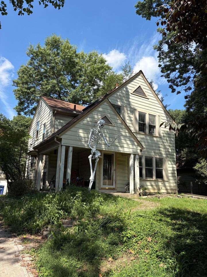 Property Photo: 3097 Woodbine Place OH 43202