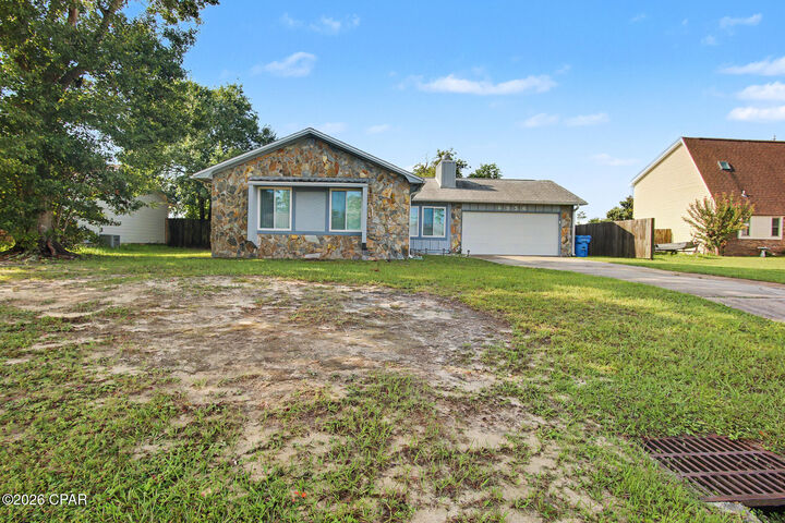 Property Photo: 2536 E 37th Plaza FL 32405