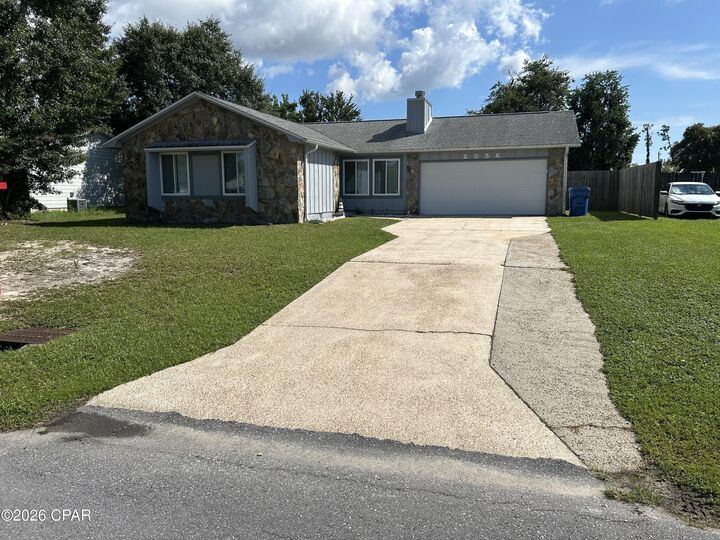 Property Photo: 2536 E 37th Plaza FL 32405